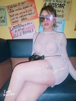 Barbietransxxxx: Awek transeksual dalam lucah konsert ub pada lucah adegan belakang