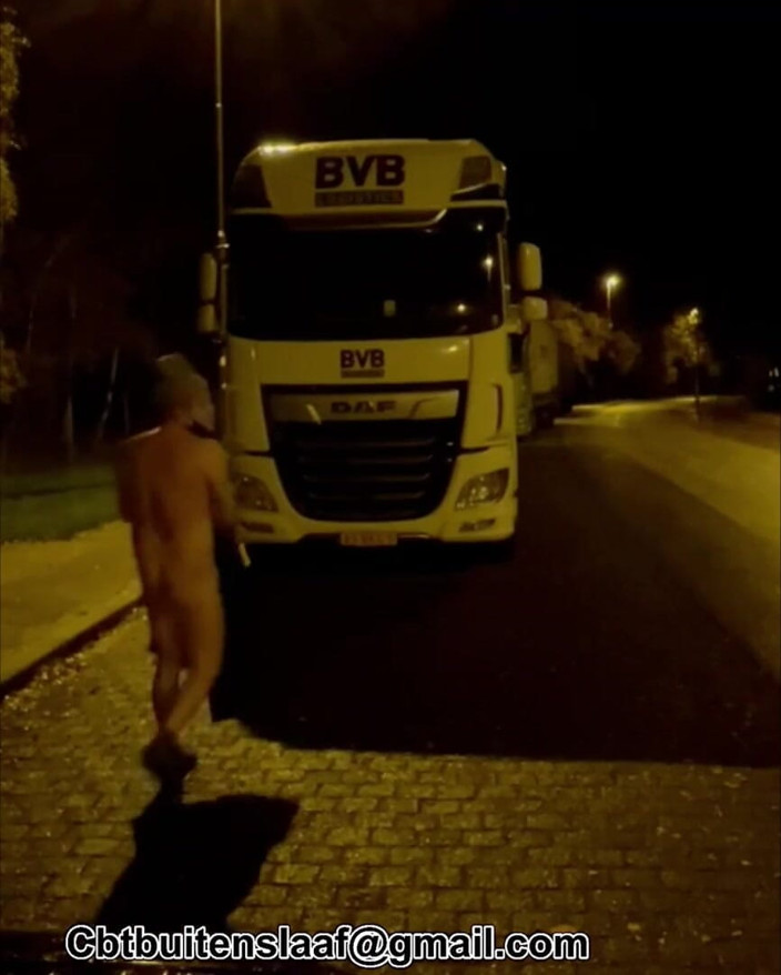 No limit cbt slave: Goală în aer liber