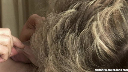 Kick Ass Pictures: Film von herrin angellica von MILf macht eine latte gut