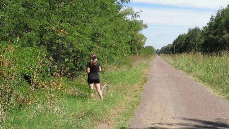 Milfcamsex: Patricia si spoglia sotto il sole estivo