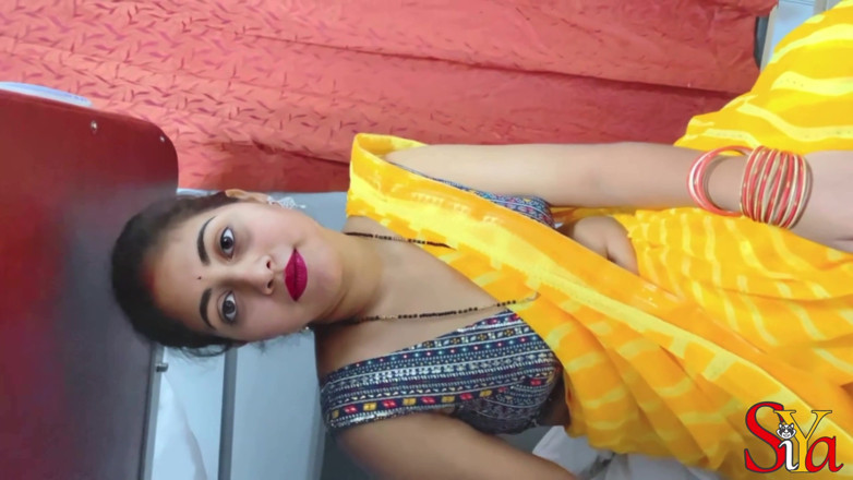 Vicky Siya: भारतीय सिया भाभी अजीब यात्री के साथ ट्रेन में हनीमून