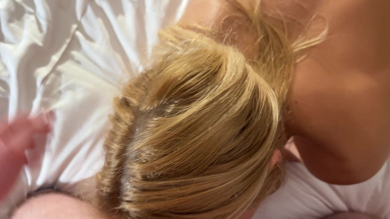 Nikky Thorne: Büyük memeli sarışın orta yaşlı seksi kadınla otel sikişi