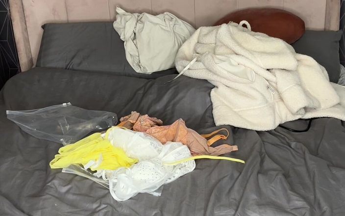 Ella Muprhy: Guardami mentre provo un po' di lingerie