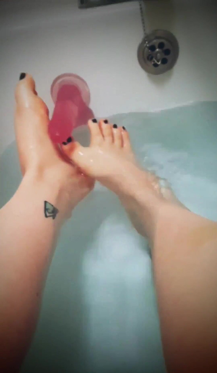 Yourfavecumslut: Super nasse füße pOV footjob