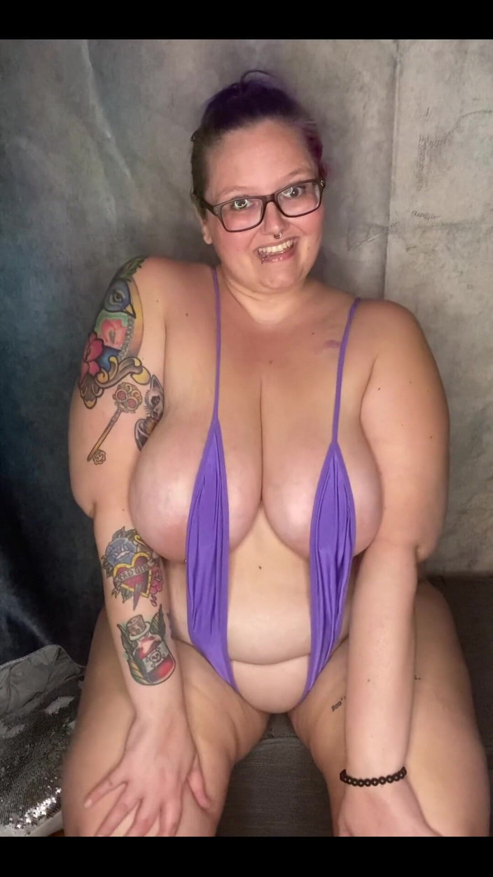 Sara Star: Trying on the Slingshot All Strings Thing