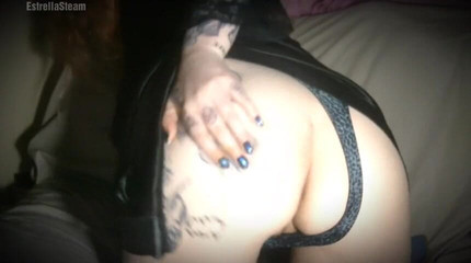 Estrella Steam: Dívka si hraje se svým zadkem