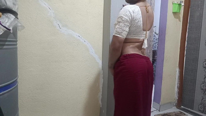 LovedSunsine1990: Přátelé, teď mi podprsenka mé ženy začíná sedět