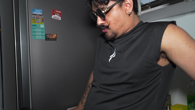 Andromeda Hot: Kuasa terputus dan saya terangsang, saya bercinta dengan rakan sekerja...