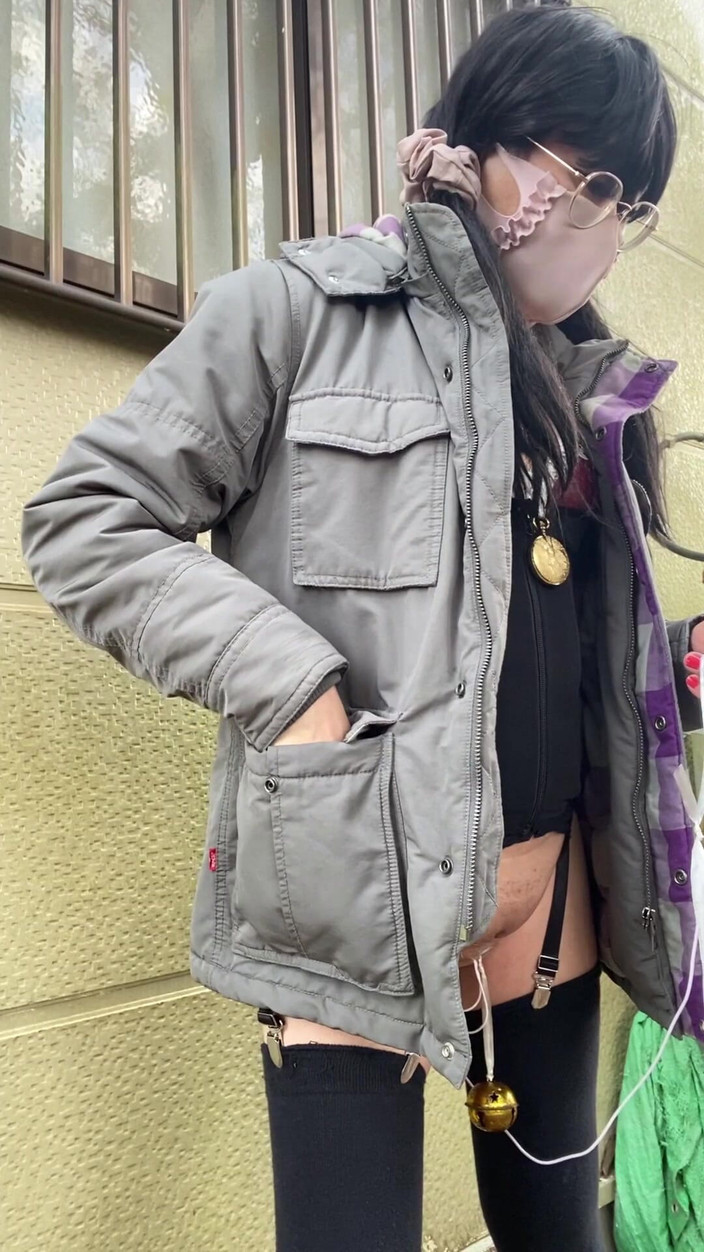 megu2002: Nº118 Esconderse a la sombra de la casa de un...