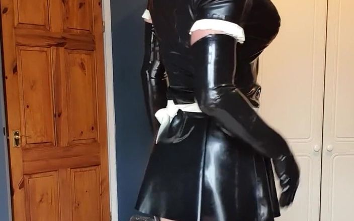 JessicaXD: Sentindo-se super na roupa de empregada de fetiche de látex