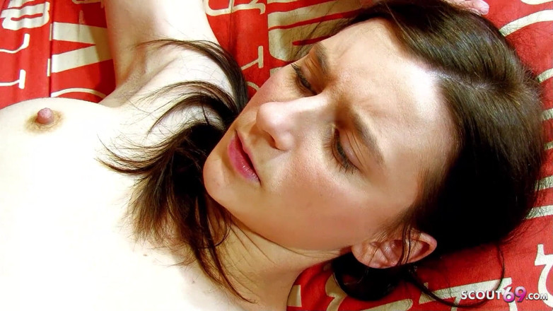 Full porn collection: Ugly skinny Milf Pauline ass banged by photographer at casting