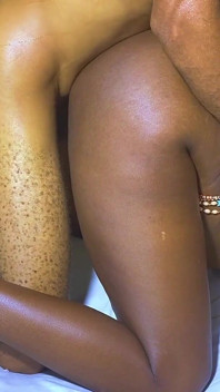 Africana negra fodeu um jovem
