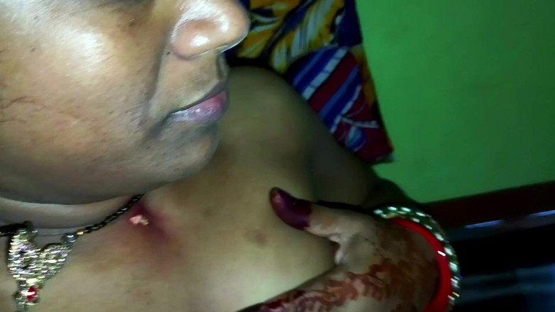 Popmini: Tamil desi tia Nisha destruindo sua buceta à meia-noite com cunhado