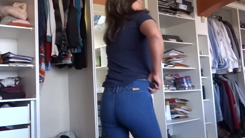 Ardientes69: La matrigna mi dà il permesso di segarmi guardandola show,...