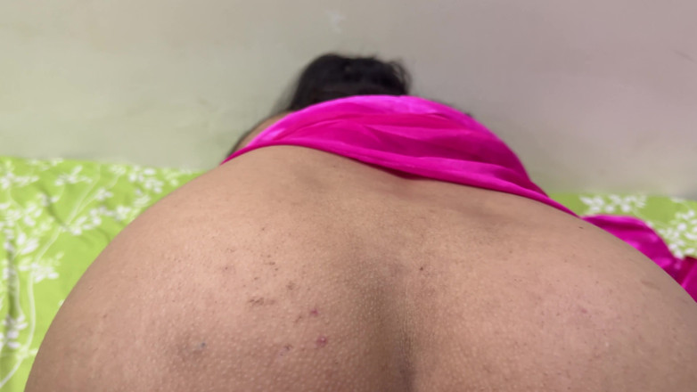 Saarabhabhi6: Une Indienne se fait baiser par son prof, vidéo maison...