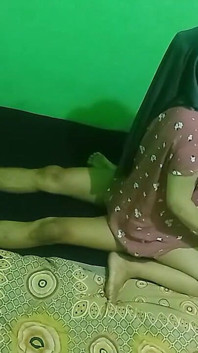 A Hijab Girl Is Being Fucked by a Man Who Has Been by a Man