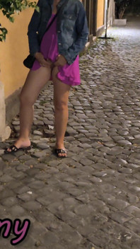 Destello Extremo De Coño En Paris: Maestra Se Masturba En La Calle De Noche - ¡orgasmo Público!
