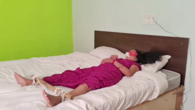 Always desi girl: Untuk Fantasi, suami mengikat isterinya dan melakukan seks tegar yang...
