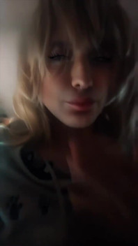 Kisses Bella