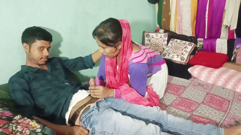 Amina begum: Vidéo de sexe posay avec une Assamaise indienne