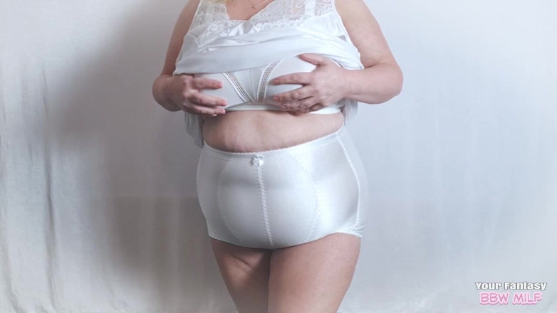BBW_Wife: Duży okrągły tyłek w dużych majtkach - zobacz, co widzi tylko...