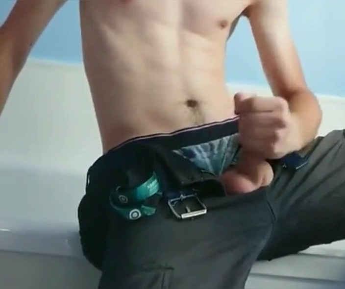 GutCharly: Dávám všechno mému ptákovi a předám video mému šéfovi, abych zvýšil...