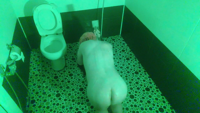 Kitty_Cross: Chiến lợi phẩm crossdresser đánh đòn vào mông của chính mình dưới...