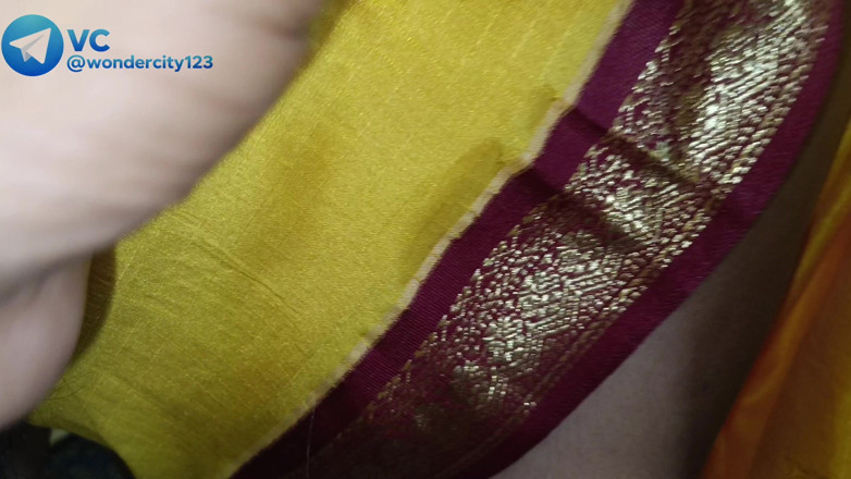 Wonder: Jilat hot pakai kain sperma warna kuning
