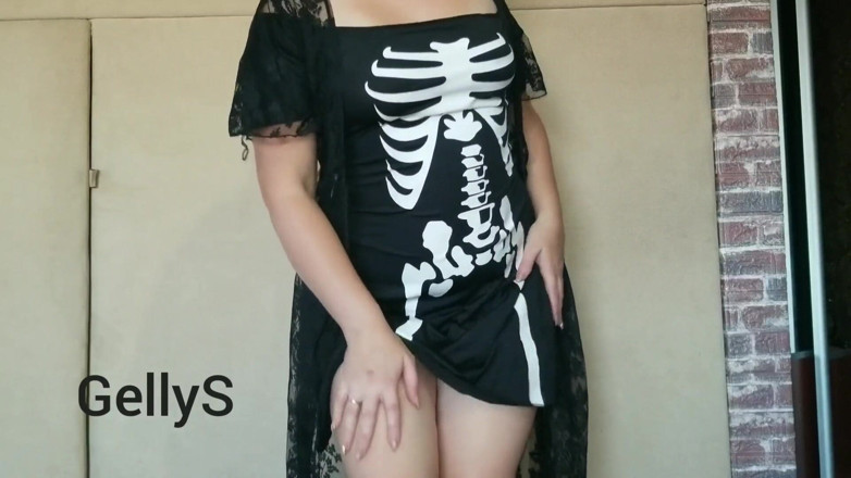 GellyS: Sexy Gelli masturbates in a witch costume