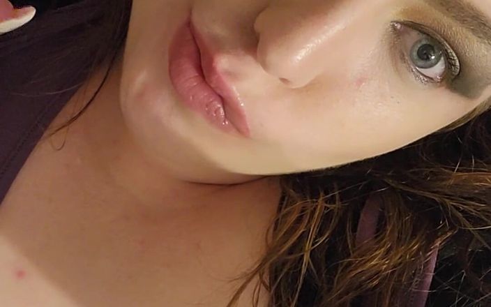 KinkyKatie: आज रात इतनी दुर्गंध में ऊ! तो मेरी रात तय करो! Haha मुझे क्या करना चाहिए?