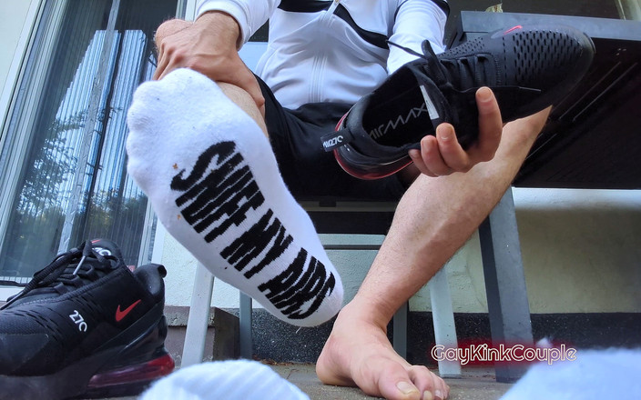 GayKinkCouple: Twój POV pod moimi stopami, gdy czcisz moje powietrze max 270