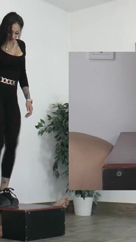 Sahibe Cleo'nun platform ayakkabısı altında kölenin orgazmları