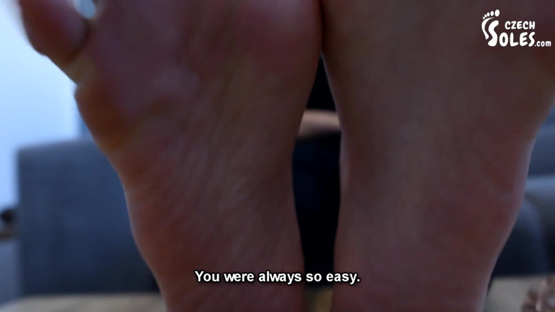 Czech Soles - foot fetish content: Moje páchnoucí nohy a punčocháče pro pin kreditní kartu!