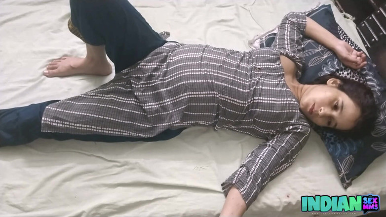 Your Preeti: ภรรยาอินเดียก้มโก่งตูดให้เย็ดท่าสุนัขโหดๆ