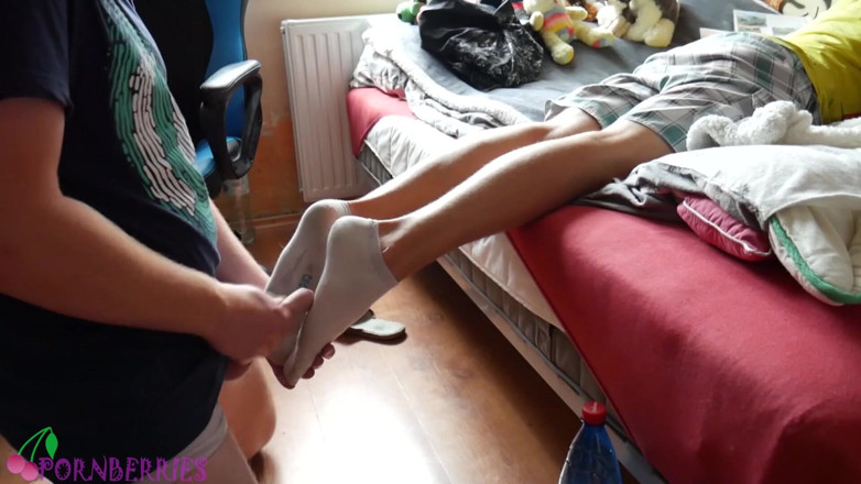 Ethan Alex: Sweaty, socked footjob with cum on soles