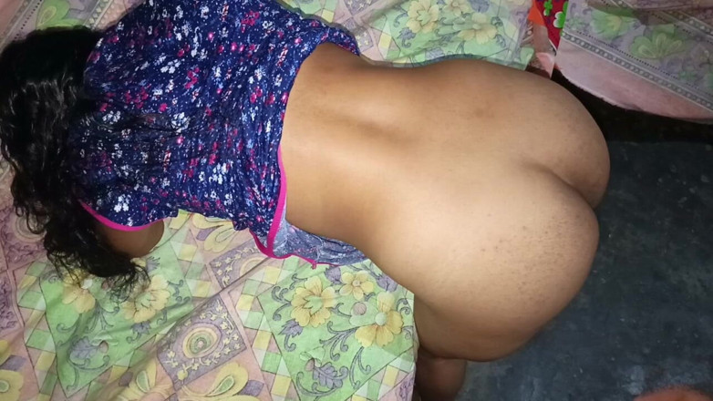 Savita5343: Isteri seksi terdesak untuk seks tegar