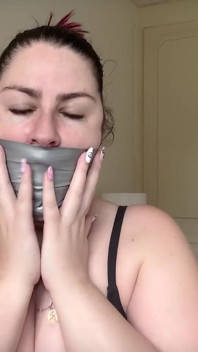 Lacey - auto gag divertimento e orgasmi dopo la palestra parte 1