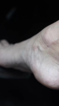 Pompa Pedal Kaki Telanjang