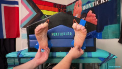 Ticklish Chubs: Ryan cea păroasă are parte de o gâdilare bună