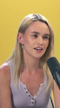 Breaking Shame Cycles & Being True to Yourself, with Khloe Kingsley! | the Adult Time Podcast