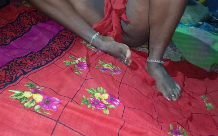 Riyadesi18: Anh rể của Desi Ấn Độ ở làng Bhabhi nhìn thấy bộ ngực...