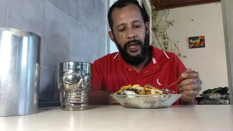 Male Smell: Time of Lunch
