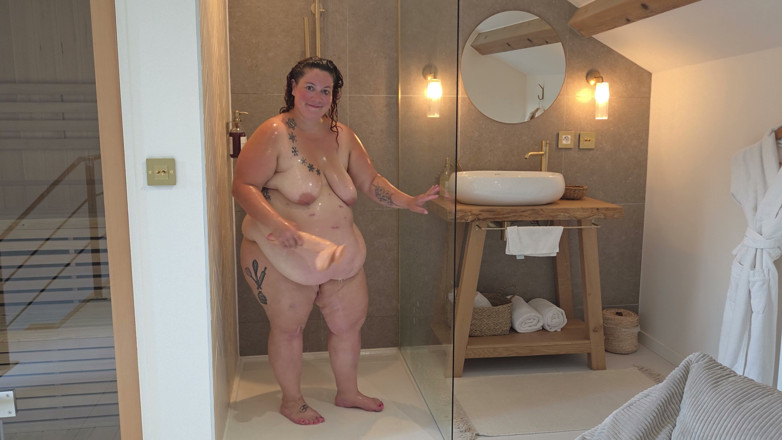 abricot sucree: I Masturbate in My Shower
