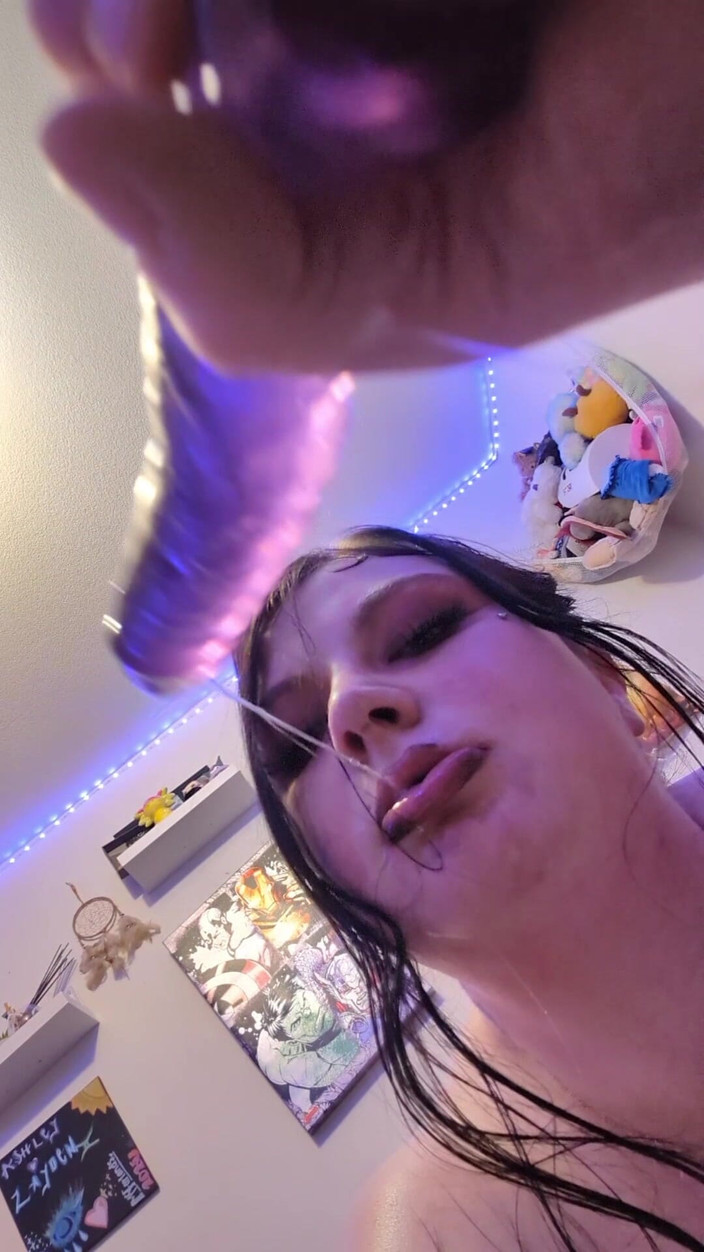 Dahlia Zee: La pawg sluty su un toppy