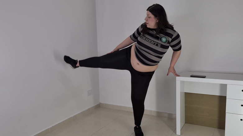 Alice H: Protahování břicha fetiš