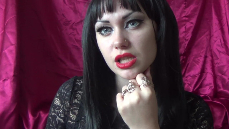 Goddess Misha Goldy: Красивая, но злая богиня делает более интересной сексуальную жизнь двух геев