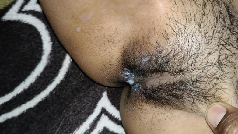 Annumastani: Meia-irmã fez sexo no banheiro
