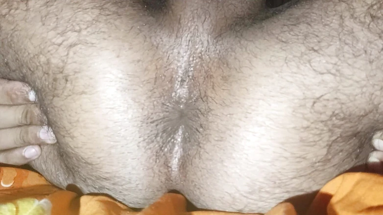 Desy boy: Sieh meinen arsch und fick mich hart