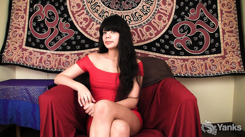 Yanks: Jiselle Mette Un Dito Sul Clitoride E Nel Suo Buco...