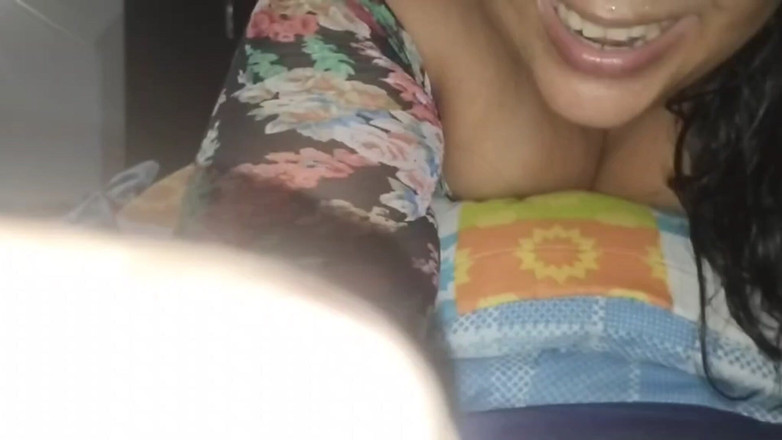 Adribella69: Jiran saya datang mencari bantuan dan akhirnya menghiburkan saya